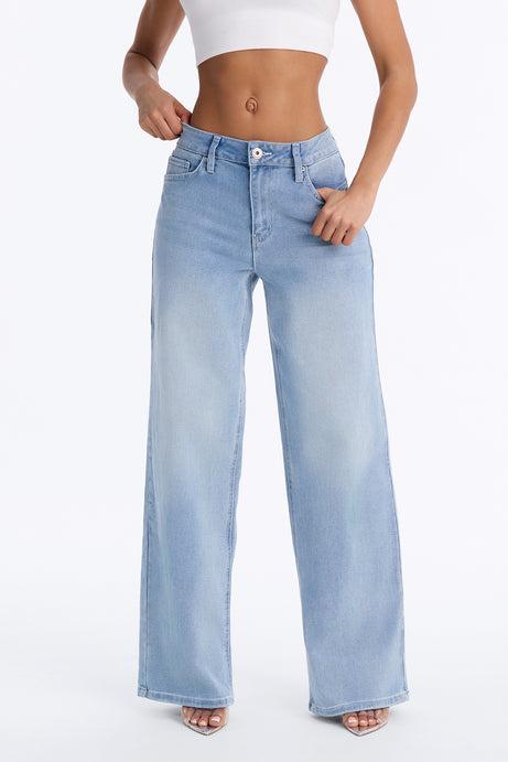 Give It All Stretch Jeans - Light Wash