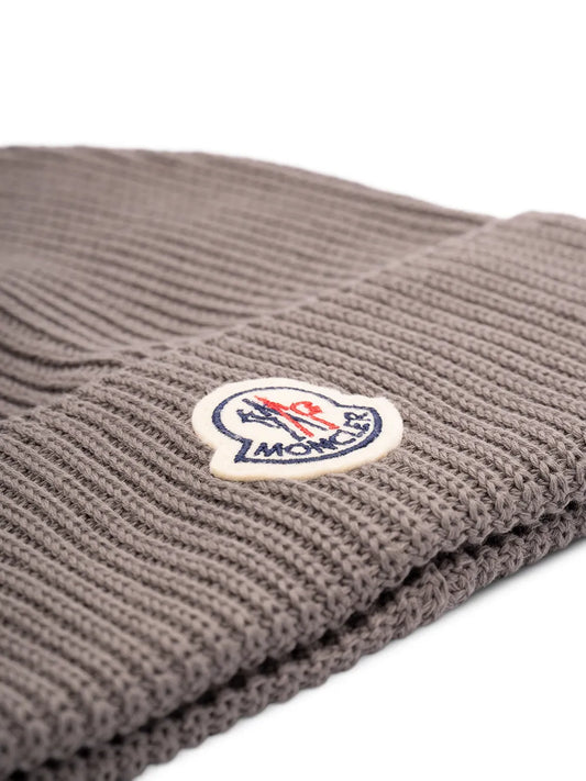Moncler ribbed logo-patch beanie hat