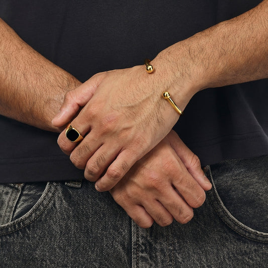 9ct Yellow Gold Men's Onyx Signet Ring