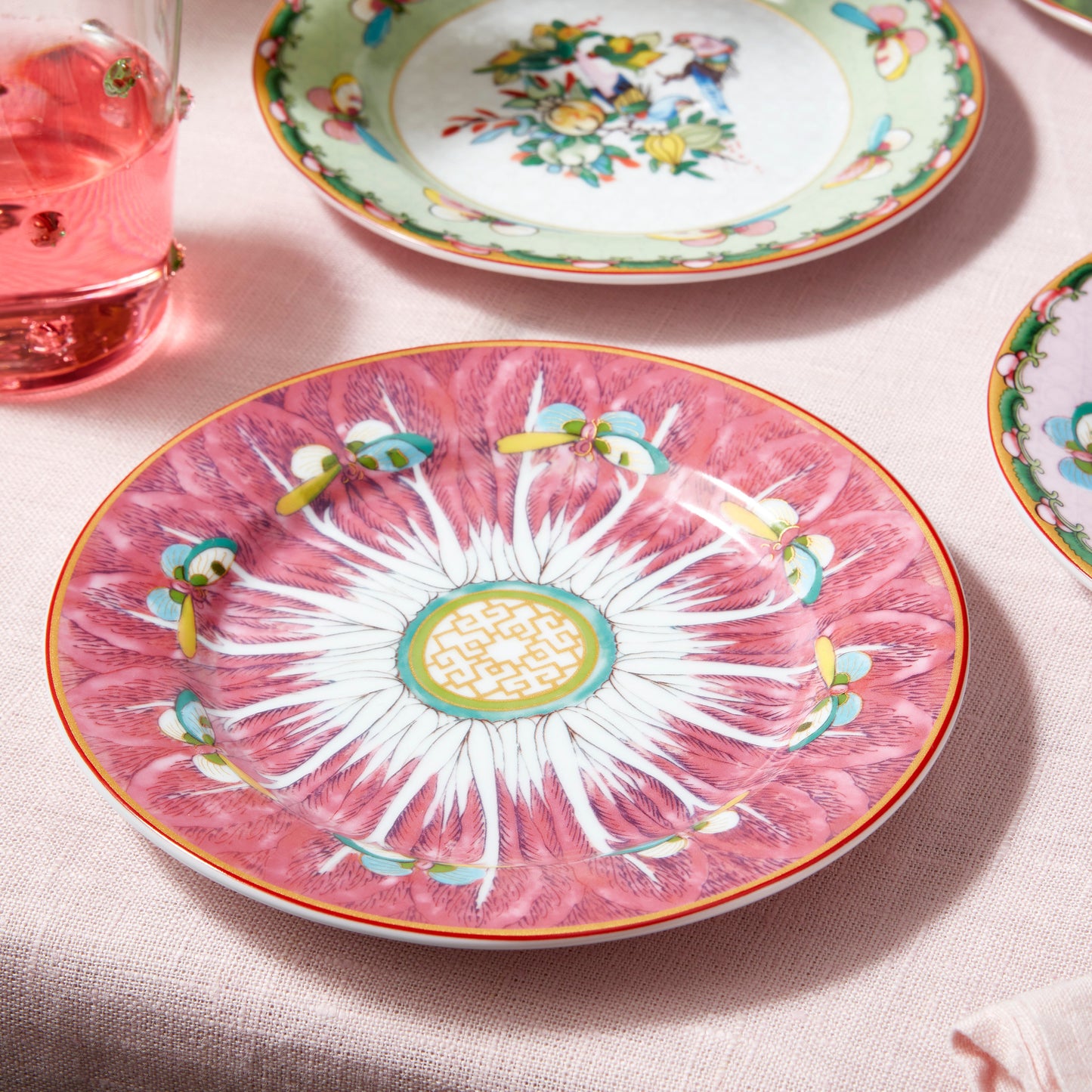 Williams Sonoma Famille Rose Assorted Appetizer Plates, Set of 4