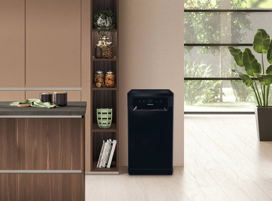 Hotpoint HP2FE10CS90BUK Slimline Dishwasher - Black