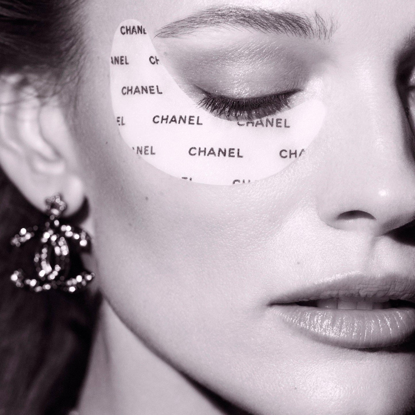CHANEL LE LIFT FLASH EYE SMOOTHS – FIRMS – TIGHTENING EFFECT