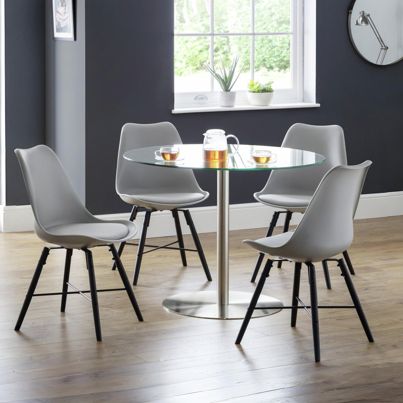 Julian Bowen Milan Glass 6 Seater Round Dining Table - Clear
