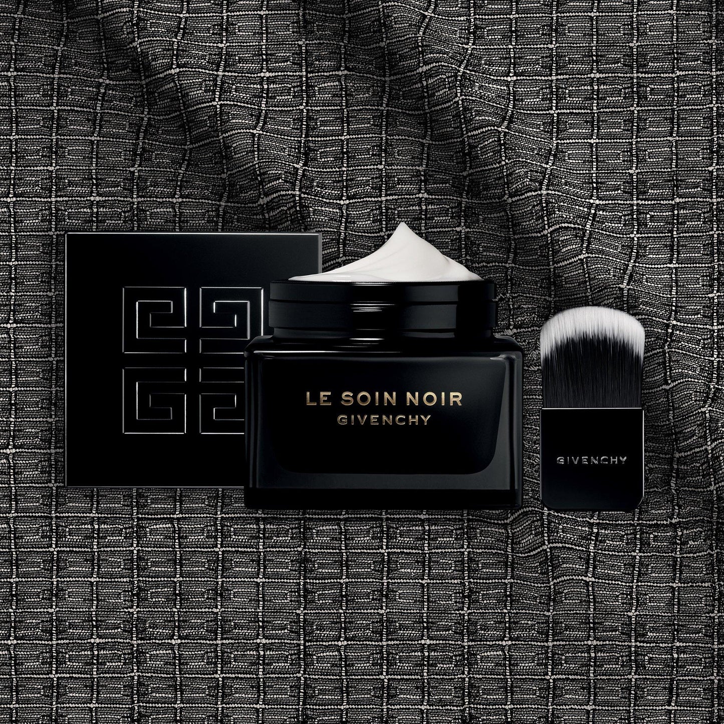 GIVENCHY Givenchy Le Soin Noir Firming Lace Mask