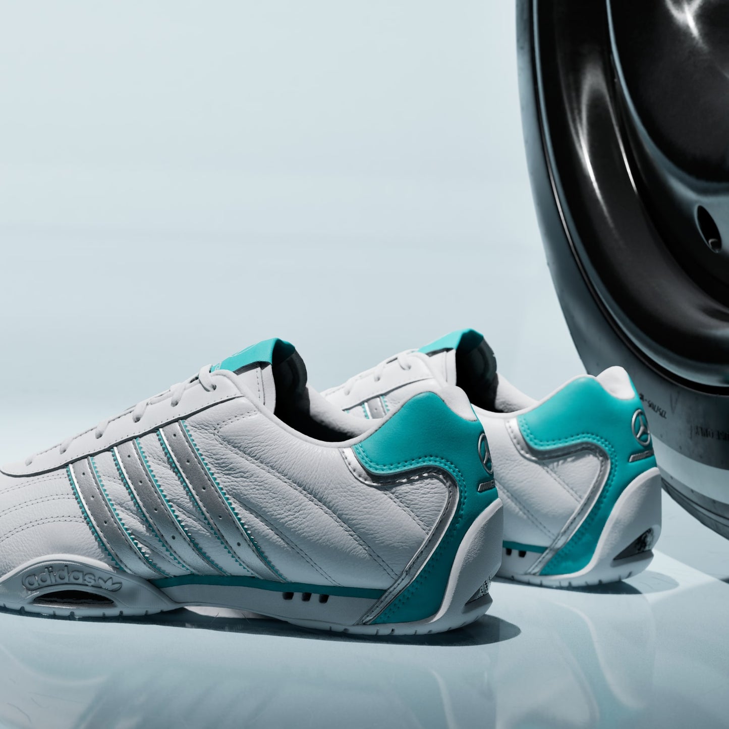 ADIRACER LO MERCEDES AMG PETRONAS F1 TEAM SHOES