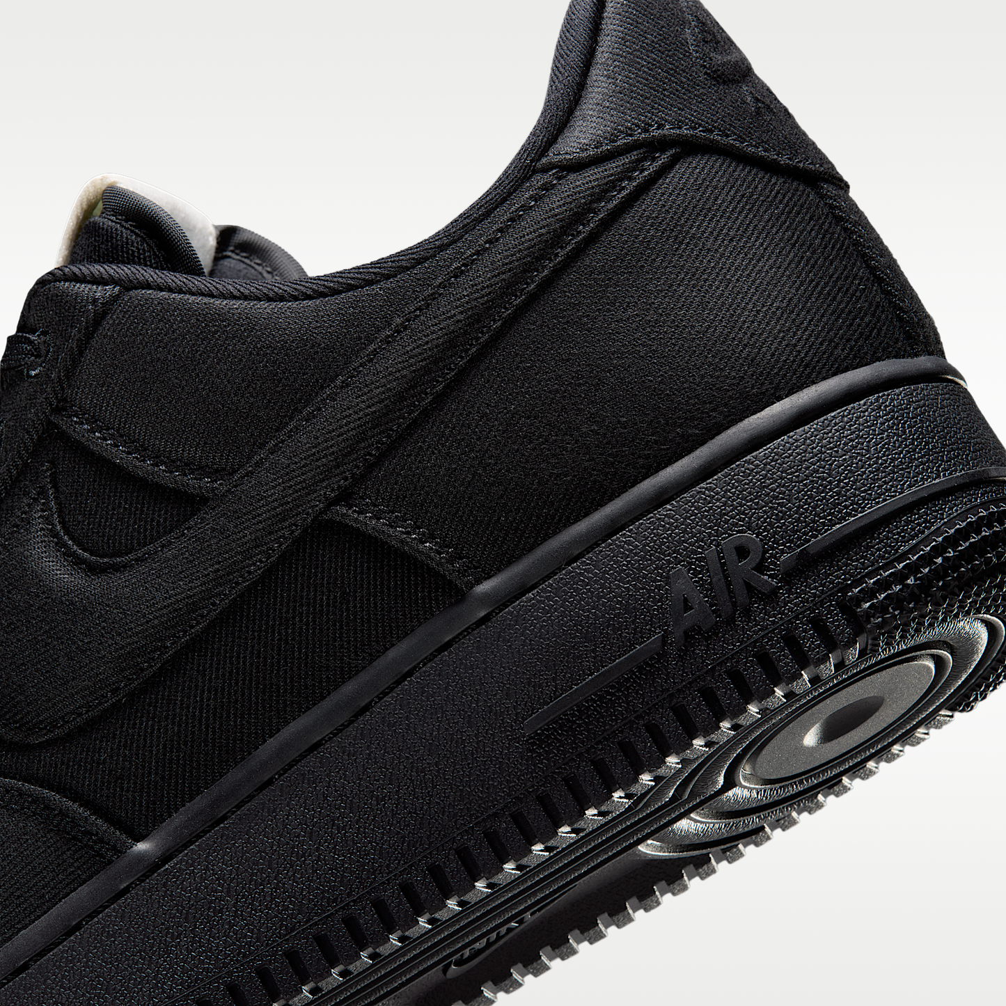 Nike Air Force 1 '07 LV8