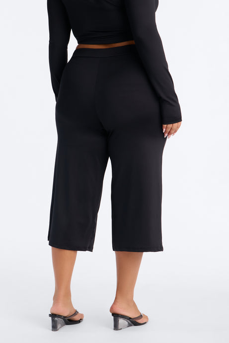Contour Gaucho Capri Pant