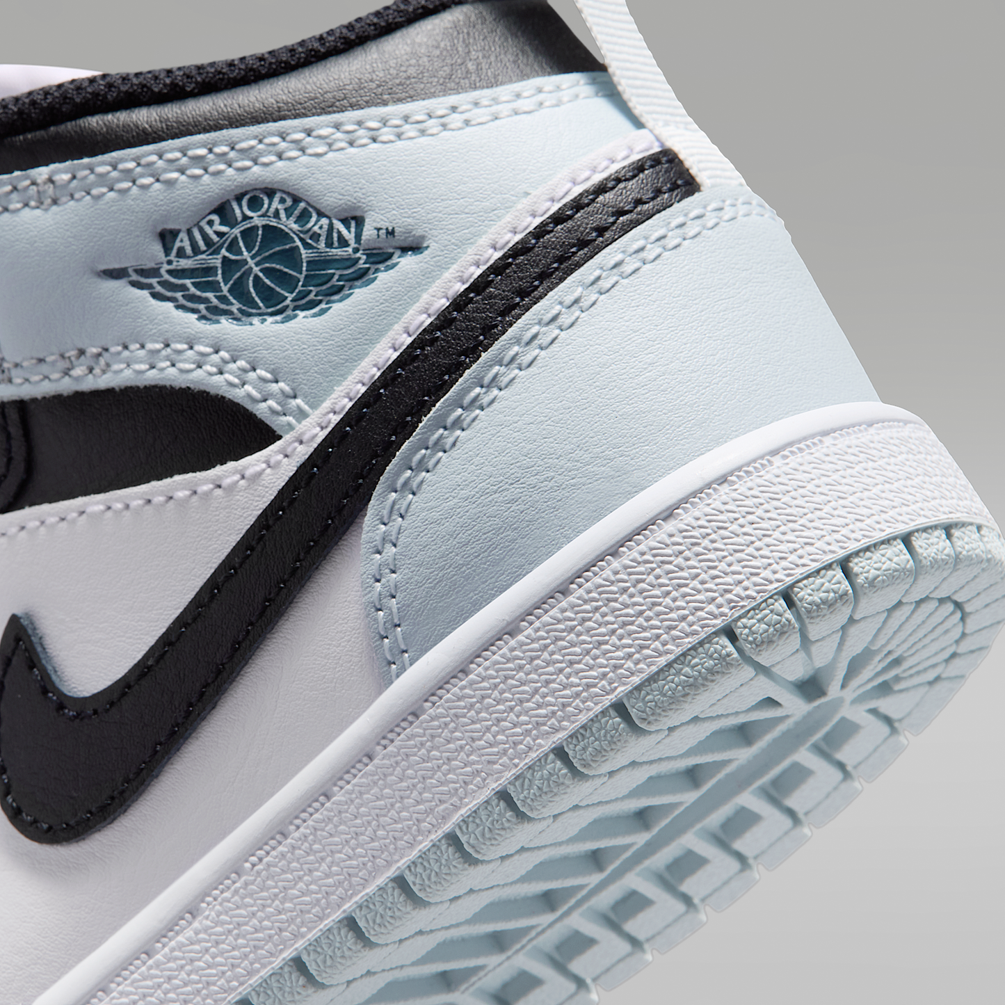 Jordan 1 Mid