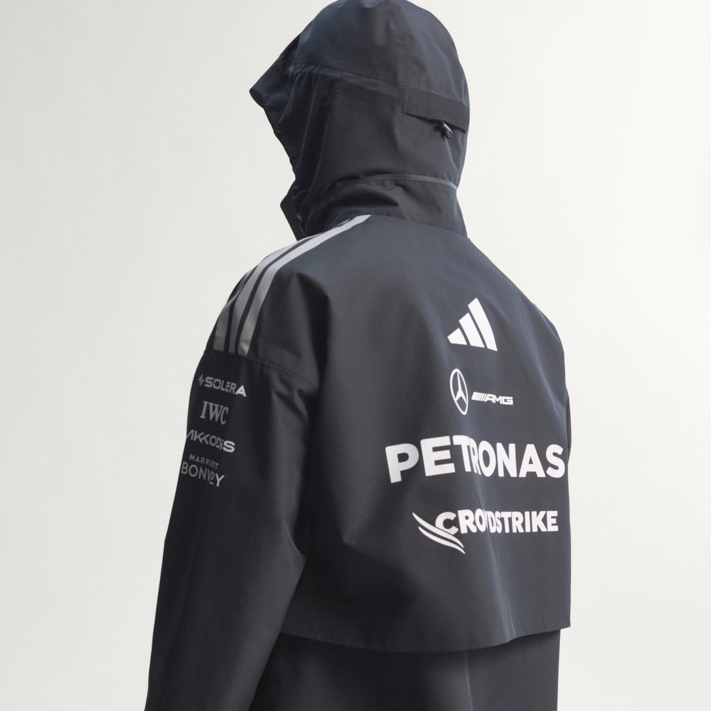 MERCEDES - AMG PETRONAS FORMULA 1 TEAM ENGINEERS RAIN PARKA