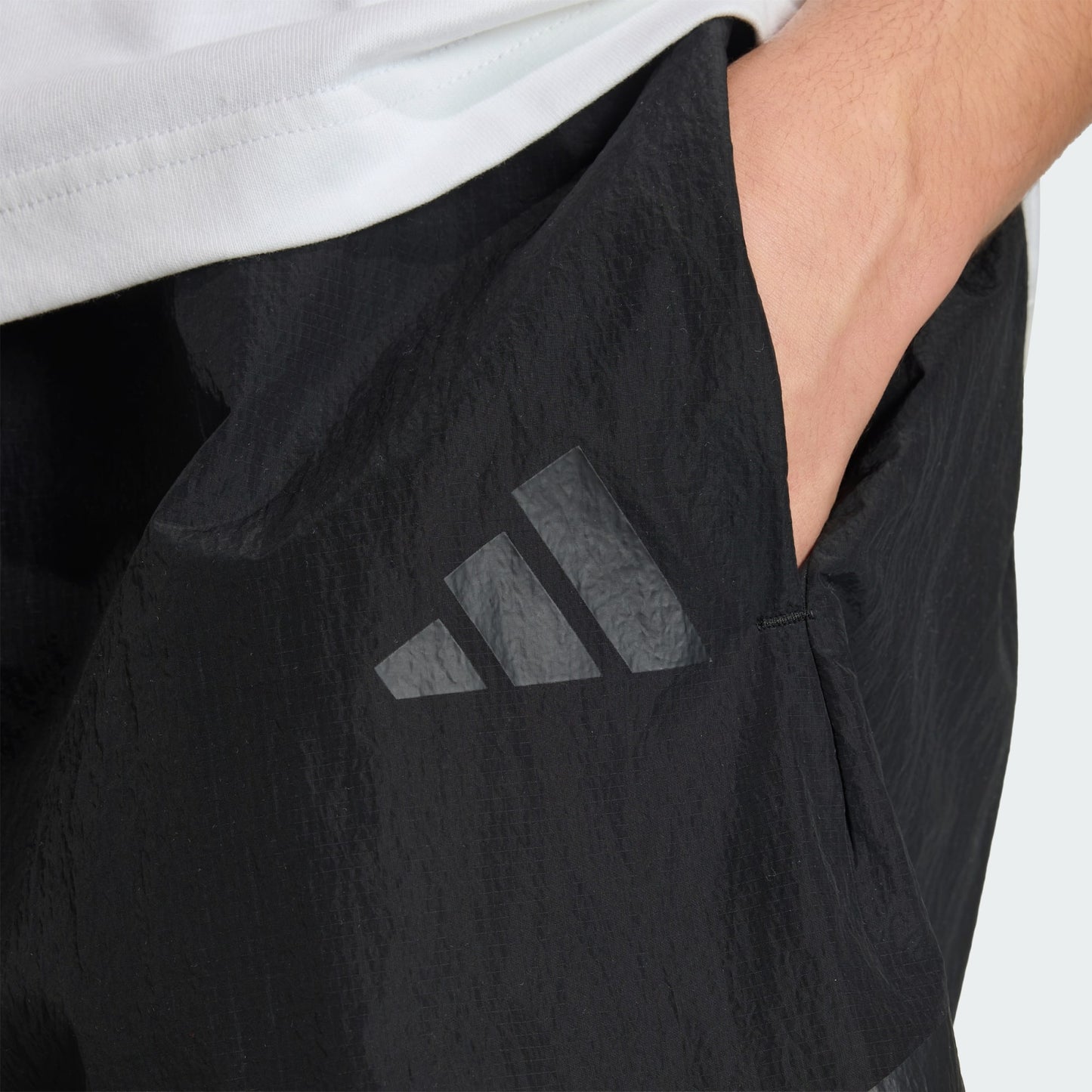 MERCEDES - AMG PETRONAS FORMULA 1 TEAM NIGHT WOVEN SHORT