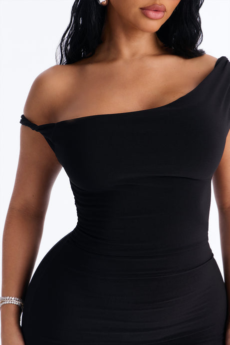 Petite Blind Date One Shoulder Midi Dress - Black