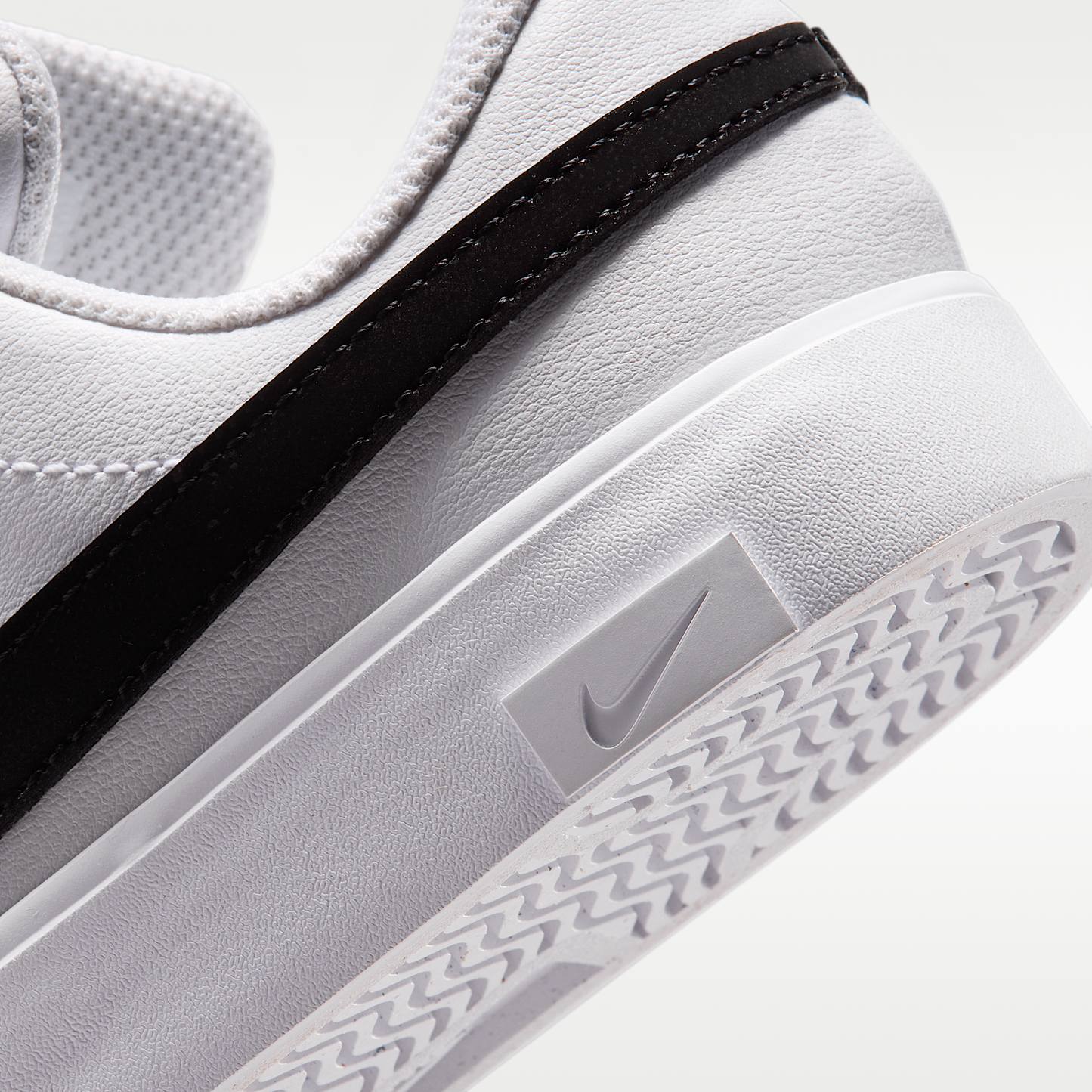 Nike Tennis Essential