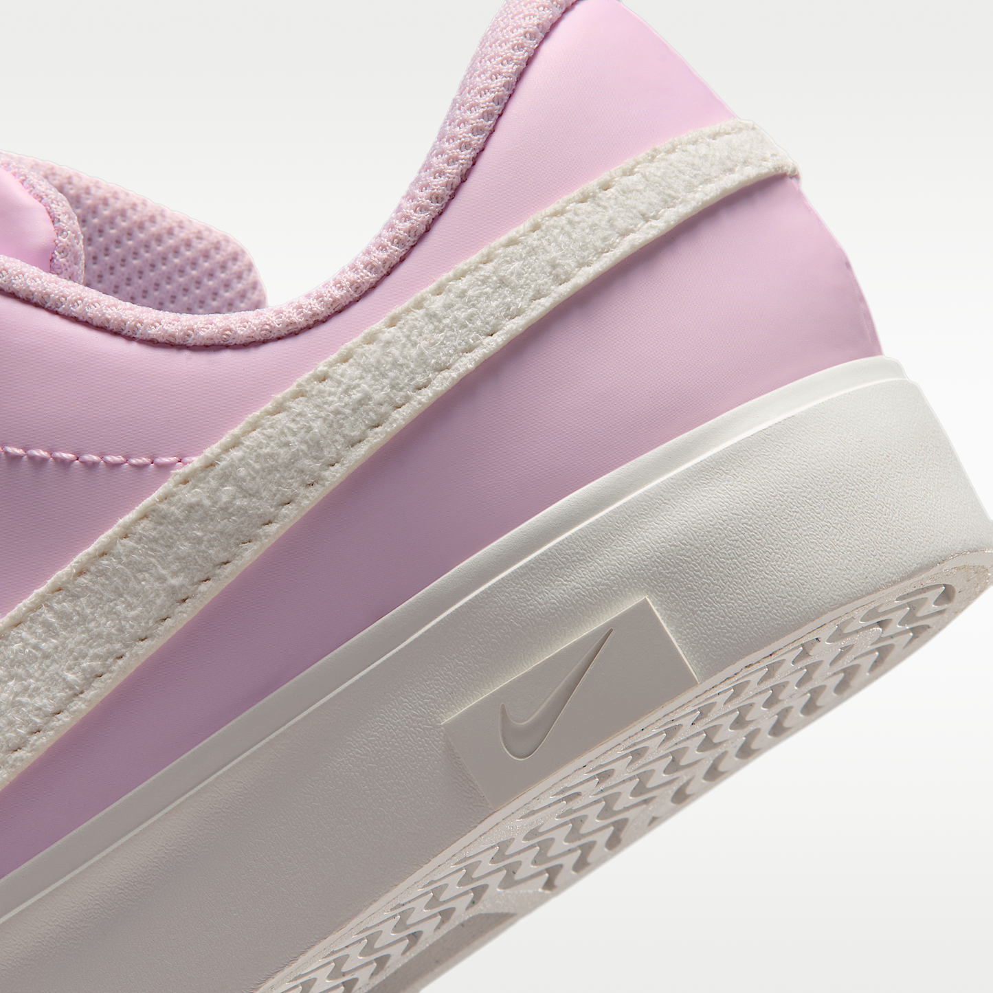 Nike Tennis Essential Younger Kids' Shoes