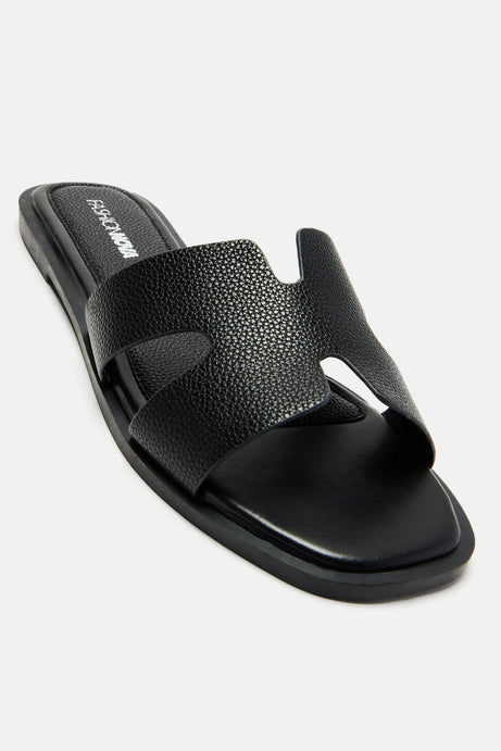 Cutting Ties Flat Sandals - Black