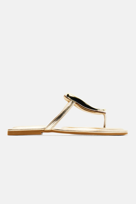 New Here Flat Sandals - Gold