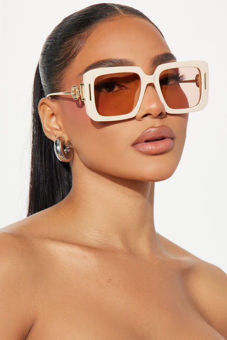 Brunch At Perch Sunglasses - Nude