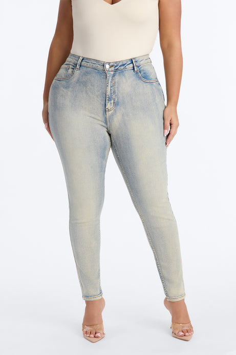 Chasing A Vibe Stretch Skinny Jeans - Vintage Wash