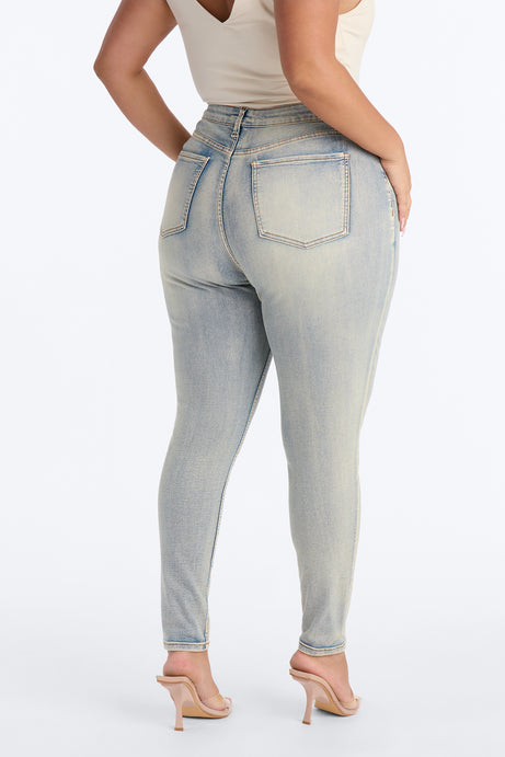 Chasing A Vibe Stretch Skinny Jeans - Vintage Wash