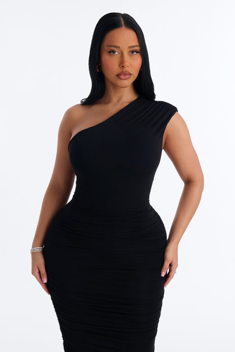 Petite Perfect Frame Double Lined Ruched Midi Dress - Black