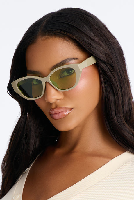 Tipsy Look Sunglasses - Grey/combo