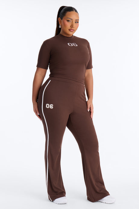 Sporty Vibe Ribbed Pant Set - Chocolate