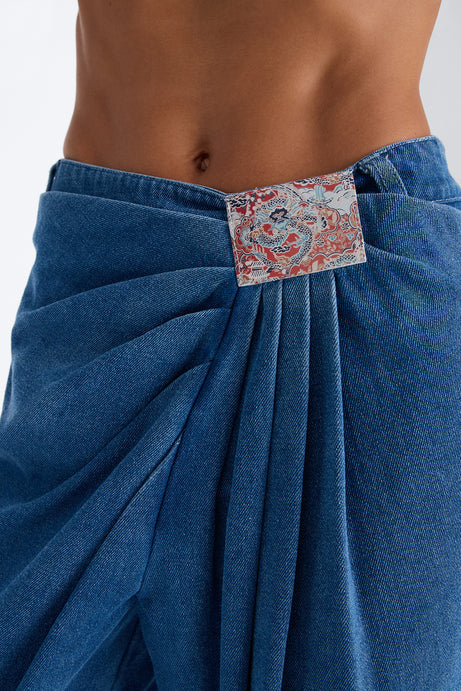 Chosen One Pleated Balloon Jeans - Dark Wash