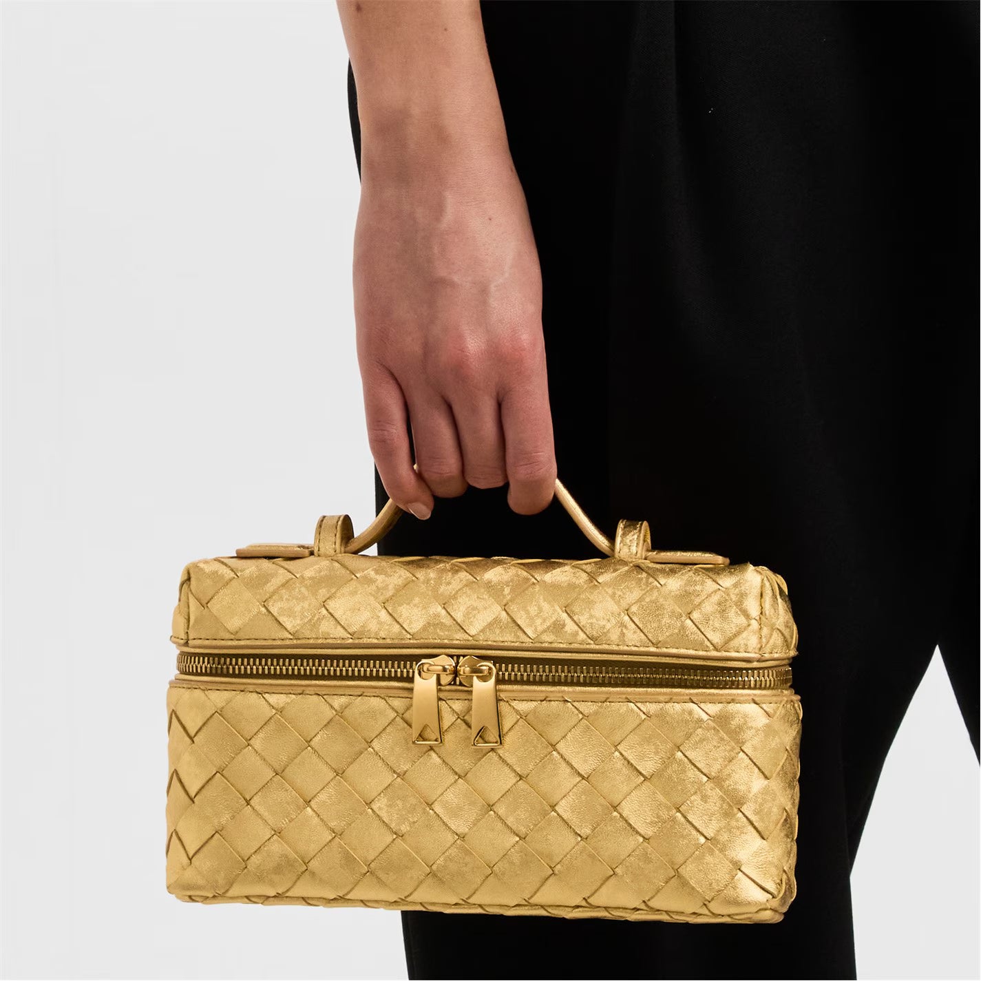 Women's BV Mtl Bang Top Handle Bag