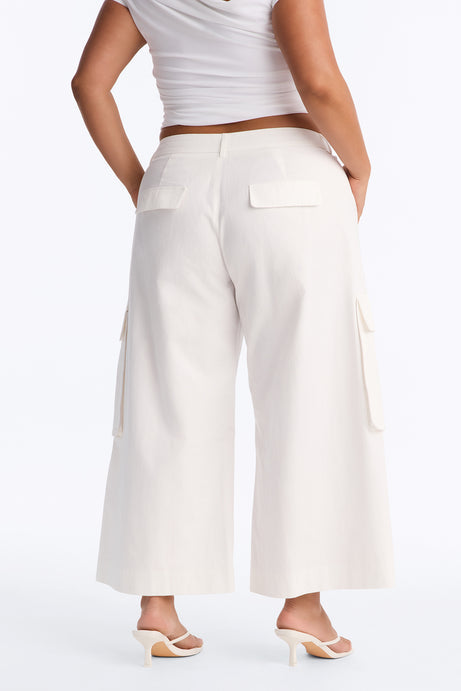 Reese Mid Rise Cargo Wide Leg Culotte - White