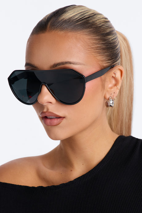 Waiting On You Sunglasses - Black