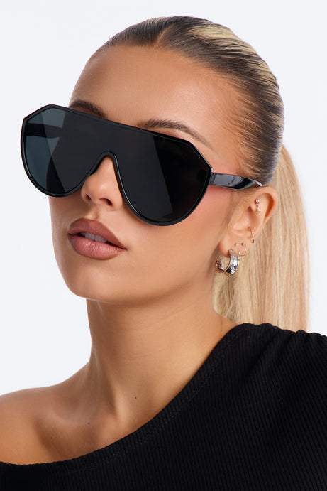 Waiting On You Sunglasses - Black