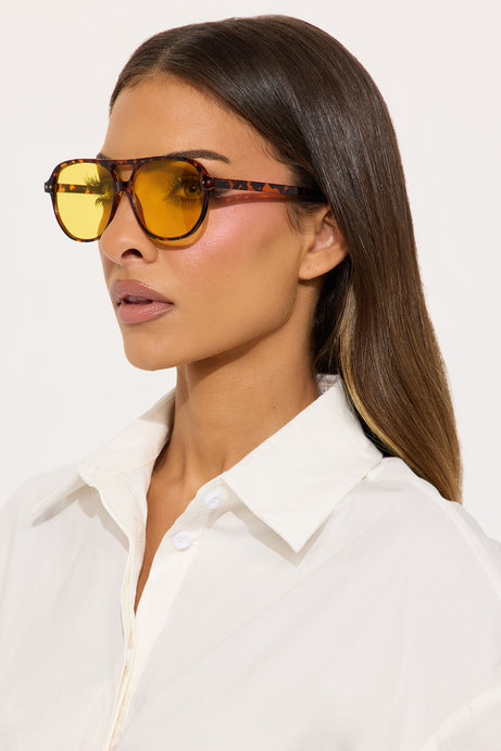 Hallie Haze Aviator Sunglasses - Tortoise