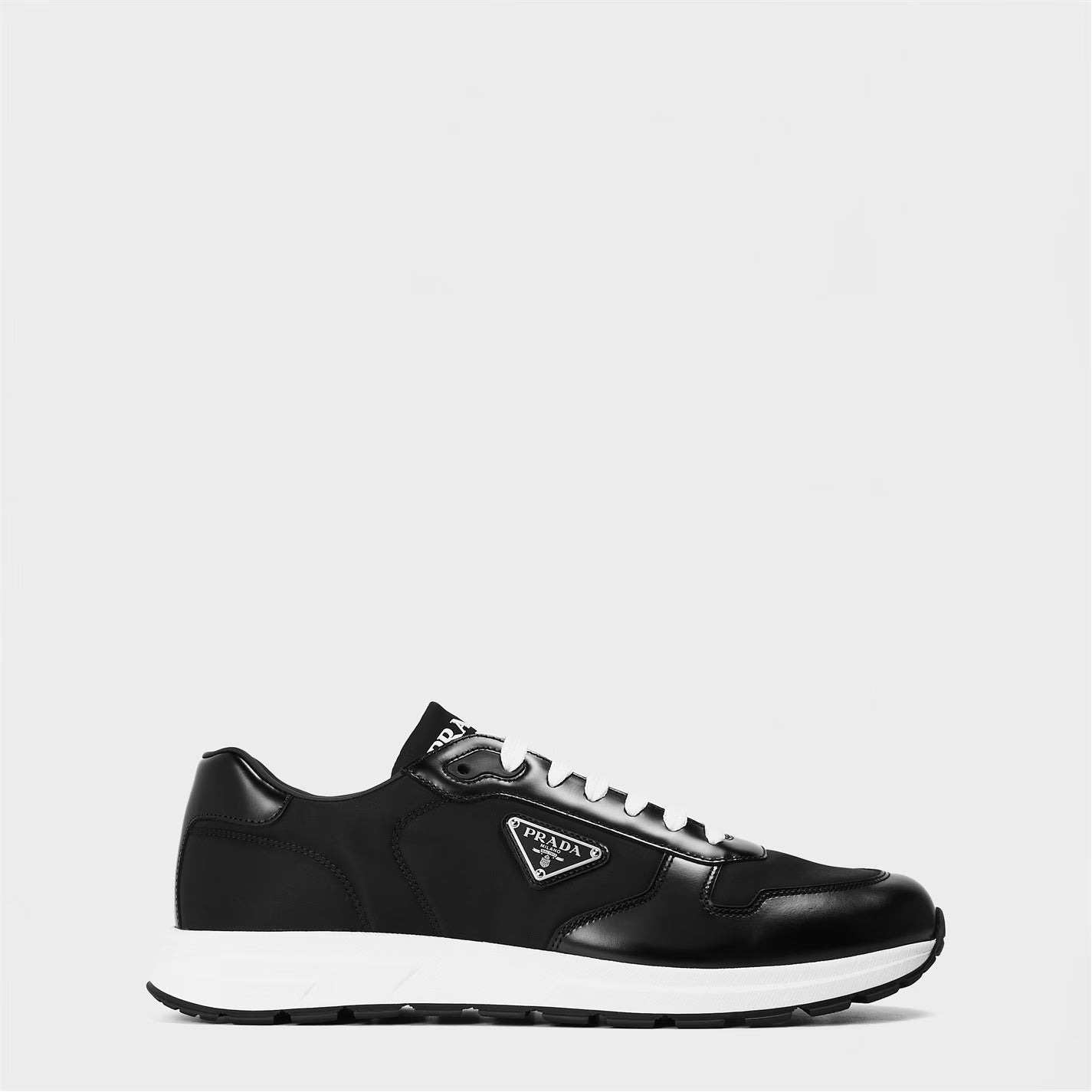 Men'S Triangle Logo Re-Nylon Trainers