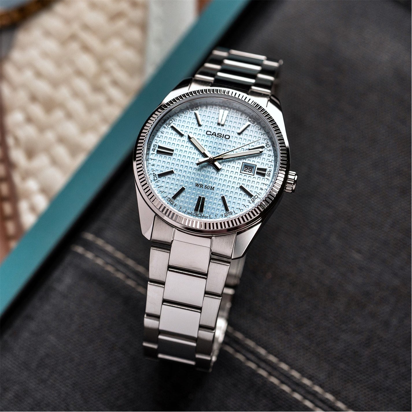 MTP-1302PE-2AVEF Watch