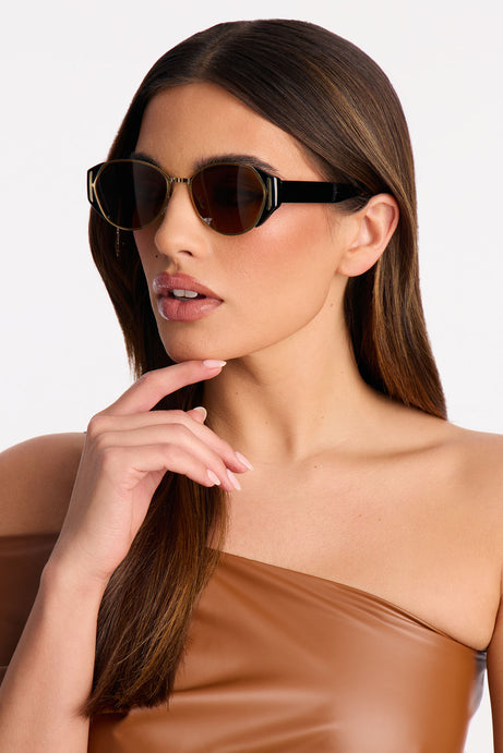 Take Me Back Round Sunglasses - Black/Brown