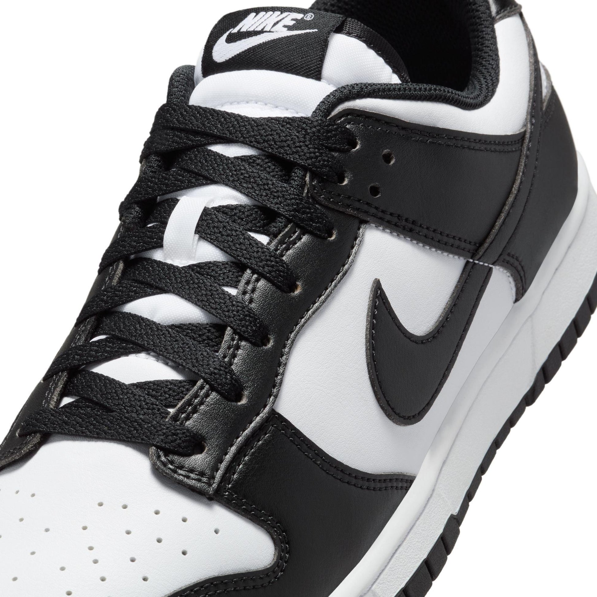 Nike Dunk Low Trainers