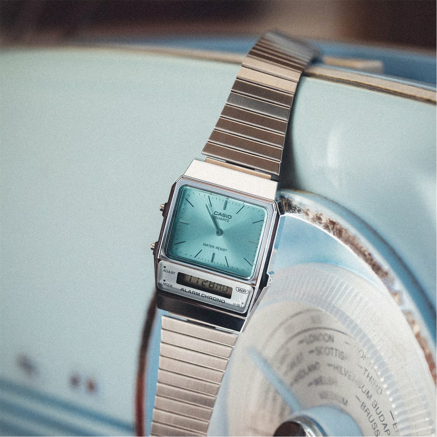 Unisex Adults Digital Watch