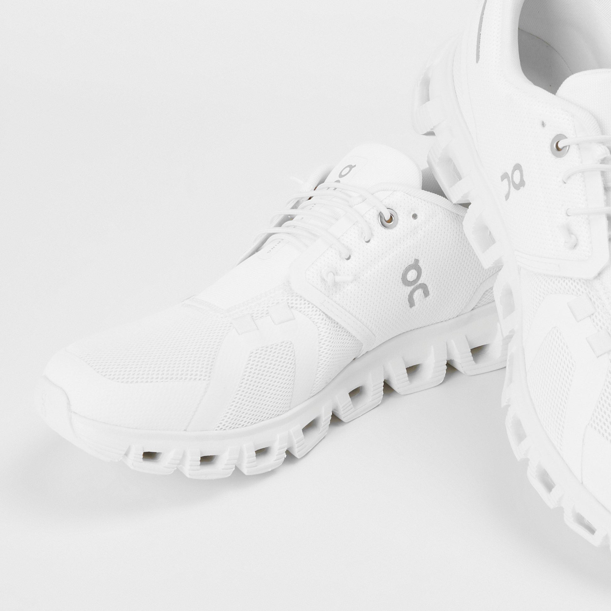 On Womens Cloud 6 Running Shoes