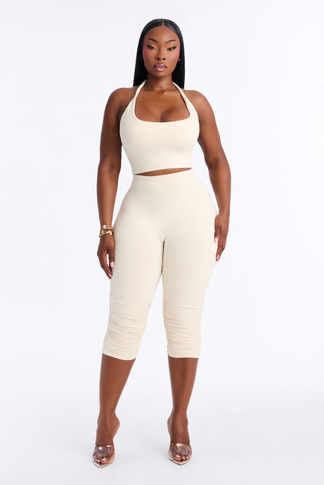 Second Skin Double Lined Ruched Low Rise Capri Legging