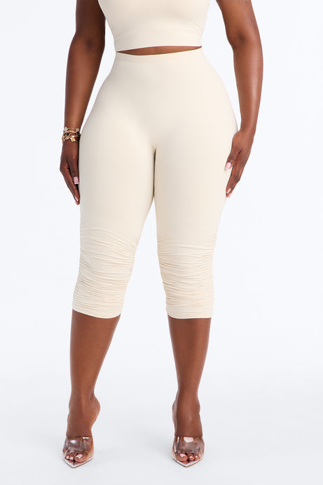 Second Skin Double Lined Ruched Low Rise Capri Legging