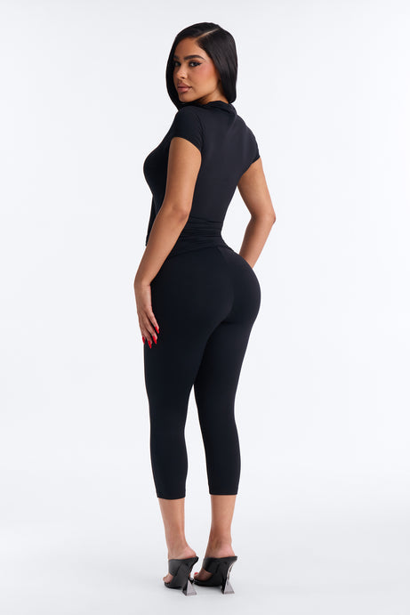 Second Skin Double Lined Twist Capri Leggings
