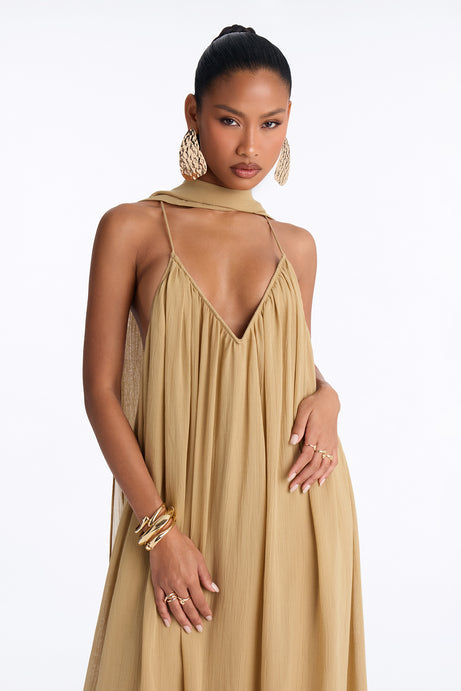 Elara Flowy Maxi Dress