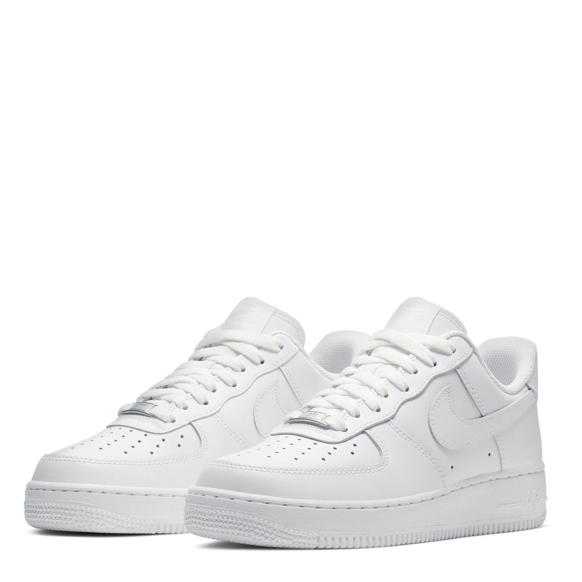 Nike Women's Air Force 1 07 Trainers