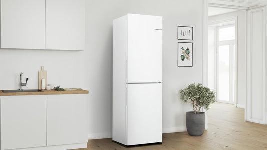 Bosch KGN27NWEAG Freestanding Fridge Freezer - White