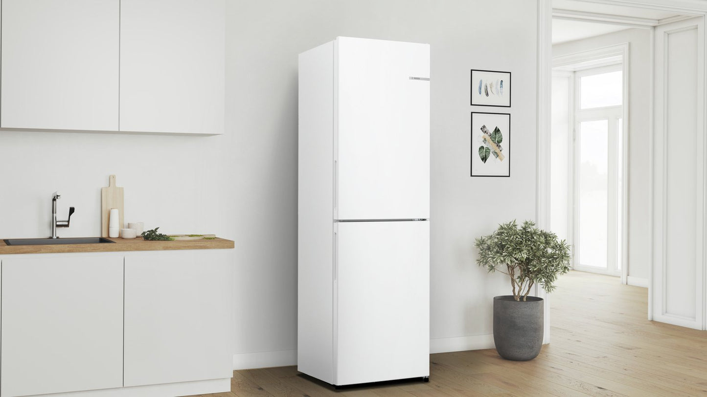 Bosch KGN27NWEAG Freestanding Fridge Freezer - White