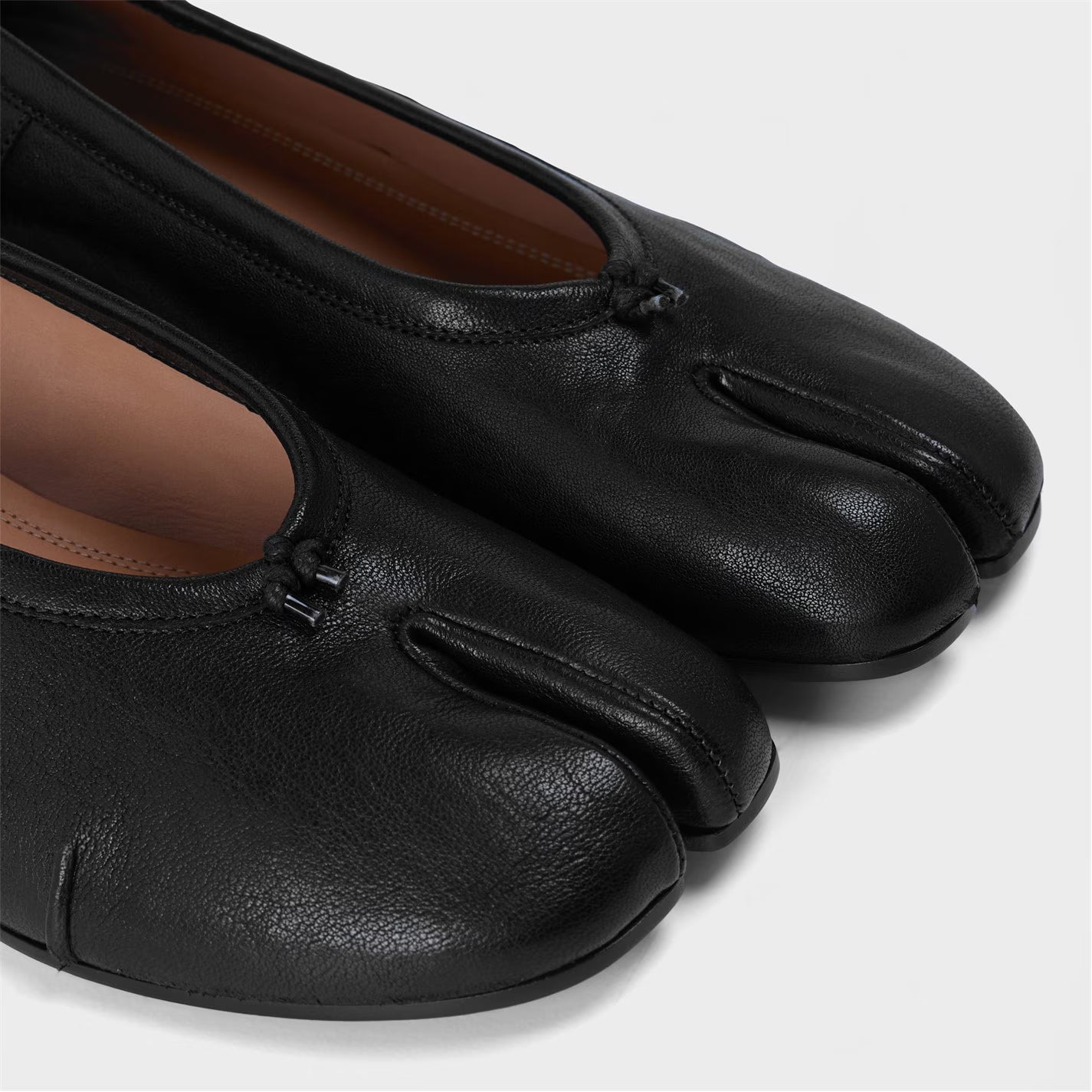 Tabi Ballet Court Heel Pumps