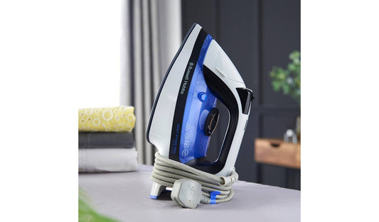 Russell Hobbs Easy Store Pro Wrap & Clip Steam Iron 26730