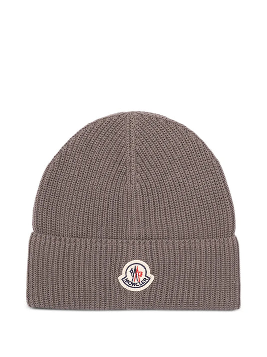 Moncler ribbed logo-patch beanie hat