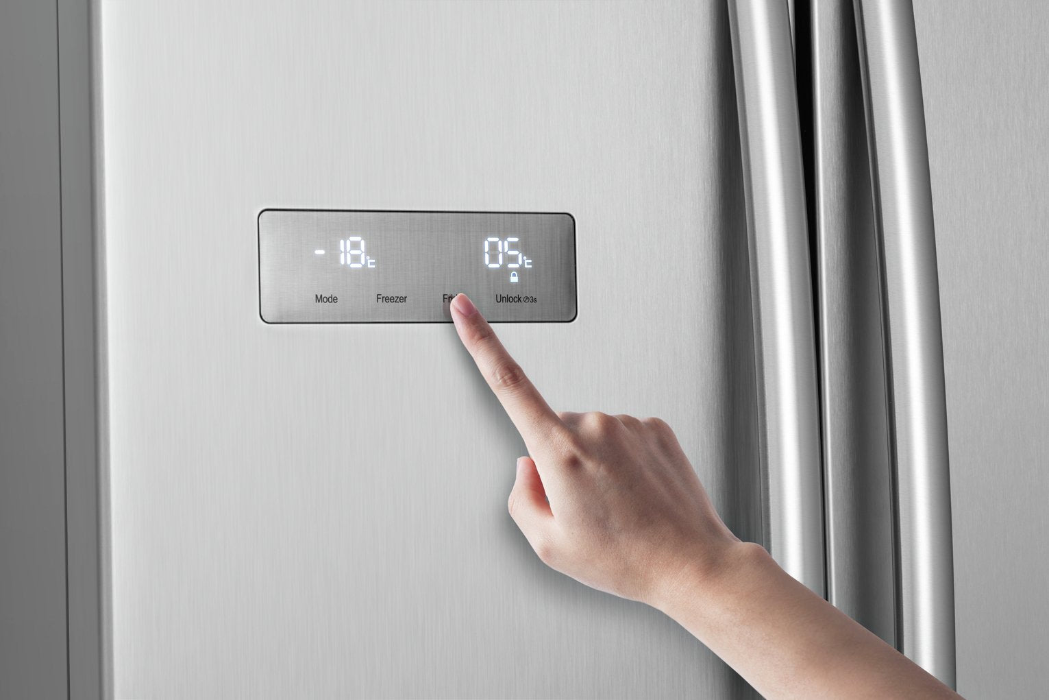 Hisense RS741N4WCE American Fridge Freezer - Silver