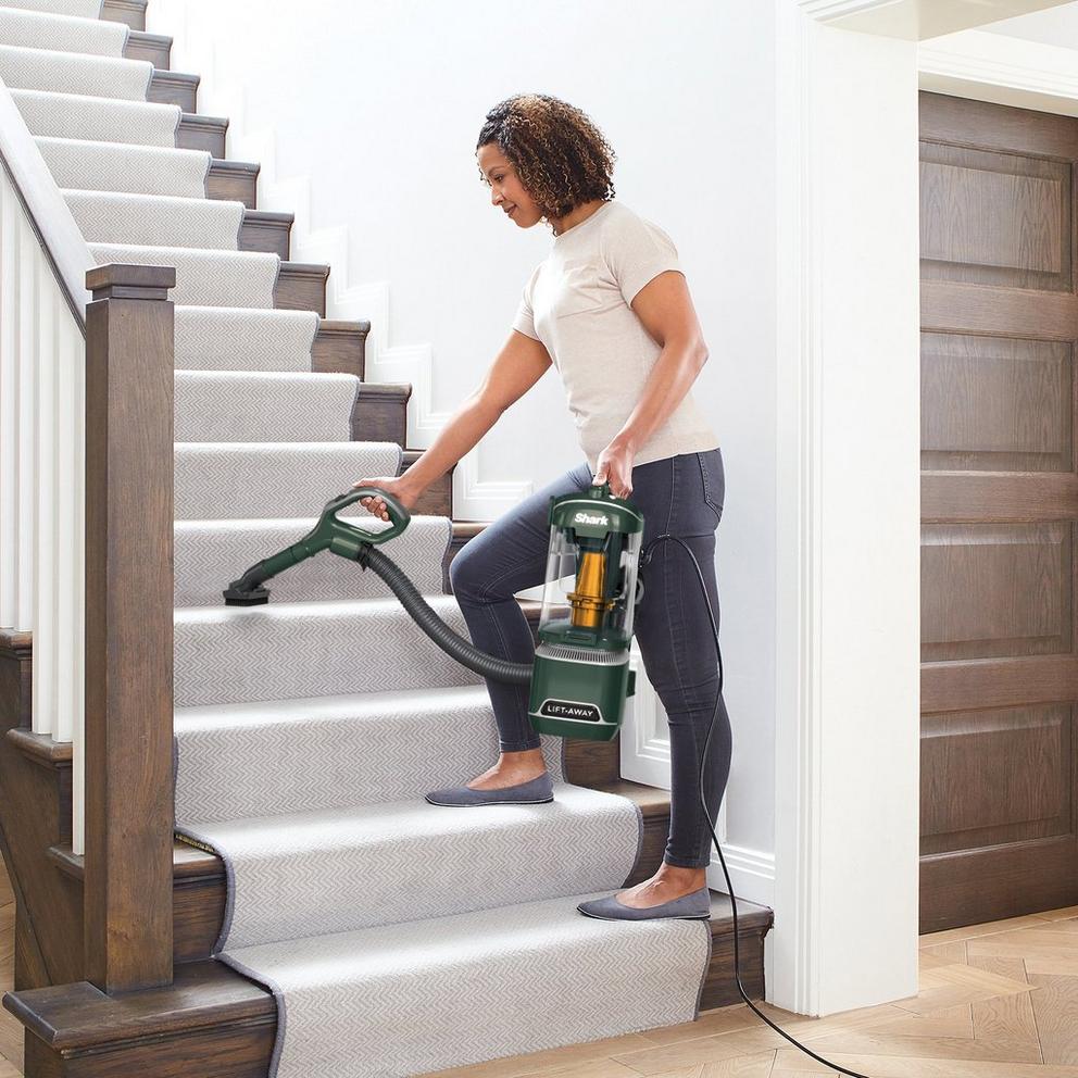 Shark Anti Hair Wrap Upright Vacuum Cleaner + Lift-Away