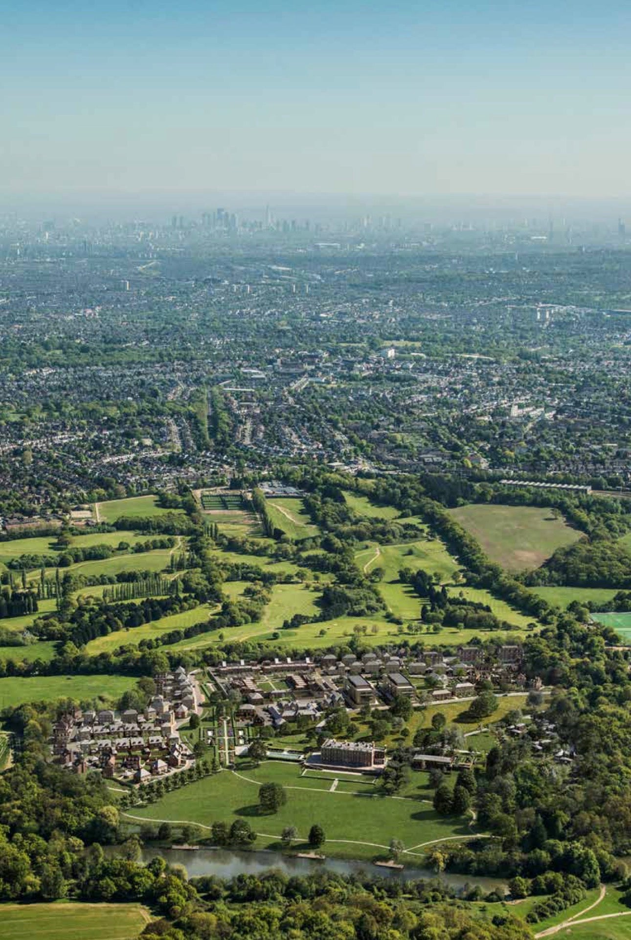 Trent Park — 1 2 3 4 and 5 Bedroom Family Homes — Luxury Town Houses — Apartments — Duplexes — Historic Country Estate — Modern Wellness Amenities — Enfield London — New ✨